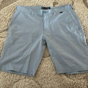 Travis Mathew blue/grey short